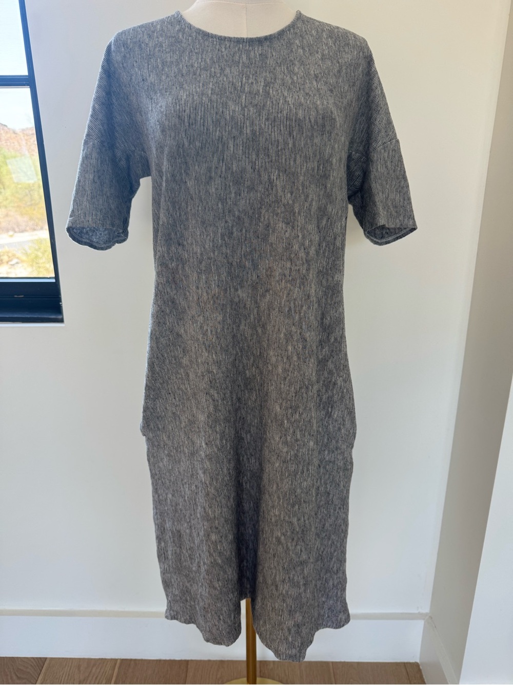 DownEast Gray Short-Sleeve Fine Striped Knit Midi Dress Cotton Linen Blend Boxy